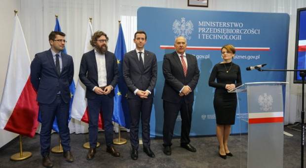 Ustawa o wspieraniu nowych inwestycji, według której cała Polska stała się specjalną strefą ekonomiczną, weszła w życie 30 czerwca 2018 r. (Fot. Twitter/MPIT) Nowa ustawa o specjalnych strefach ekonomicznych działa. Już 2,4 mld zł inwestycji