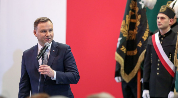 Prezydent Andrzej Duda w czasie sprawowania urzędu w dzień Barbórki, święto górników. (fot. Krzysztof Sitkowski/KPRP/twitter.com/prezydentpl) Zmiana prawa dotyczącego Rady Dialogu Społecznego cieszy Andrzeja Dudę