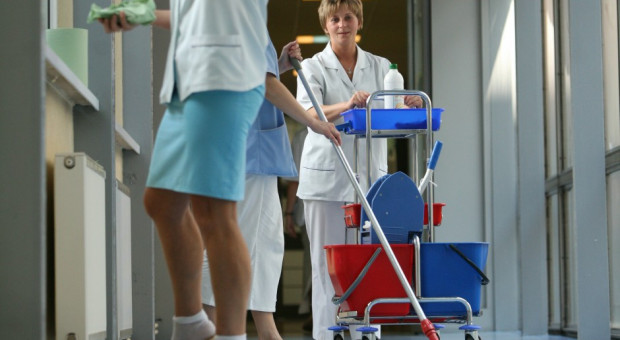 fot.PTWP Salowe w szpitalach: Outsourcing odbija się na pracownikach i pacjentach