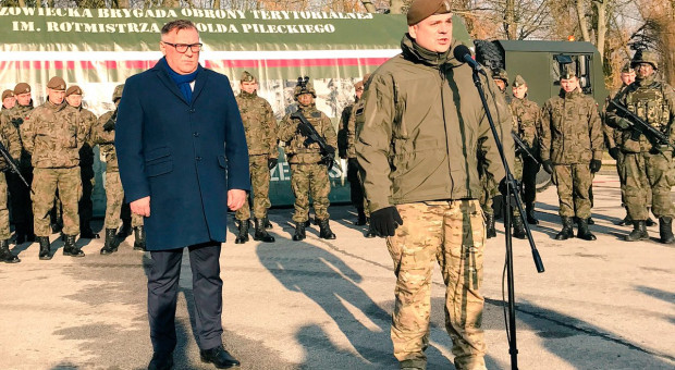 Dowodzący WON generał Wiesław Kukuła (fot. MON/twitter.com) Wojskowi oddali ponad 1100 litrów krwi