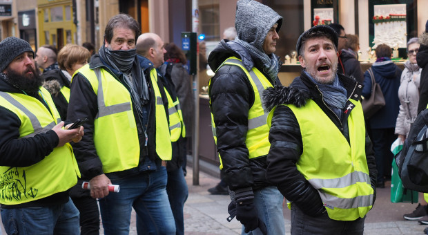 Ostatnia sobota była piątą mobilizacji "żółtych kamizelek". Protesty jednak słabną. (fot. Dmitry Dzhus/flickr.com/CC BY 2.0) We Francji trwa podsumowanie protestów "żółtych kamizelek"