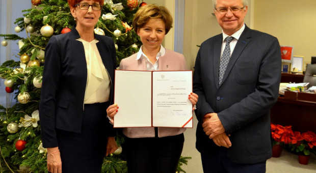 Marlena Maląg w momencie nominacji na nowe stanowisko. (fot. MRPiPS/twitter.com) Marlena Maląg szefem PFRON