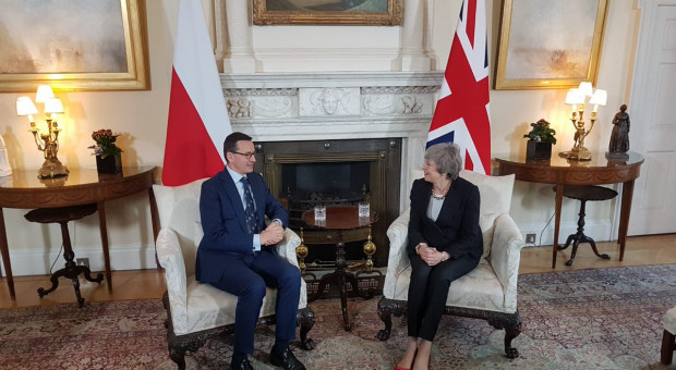 Mateusz Morawiecki z częścią rządu przybył do Londynu na konsultacje międzyrządowe. (fot. KPRM/twitter.com) Brexit. Morawiecki porozmawia z May o Polakach w Wielkiej Brytanii