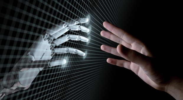 Roboty wyposażone w taką powłokę miałyby więc zastąpić ludzi w wielu gałęziach przemysłu. (Fot. Shutterstock) Powstał palec robota pokryty żywą „skórą”