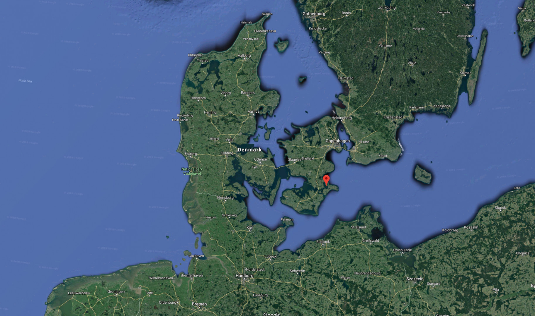 |Wyspa Lindholm to niewielki skrawek lądu przy wybrzeżach większej duńskiej wyspy Zealandii (Sjælland), na której leży Kopenhaga (fot. Google/google.com/maps)