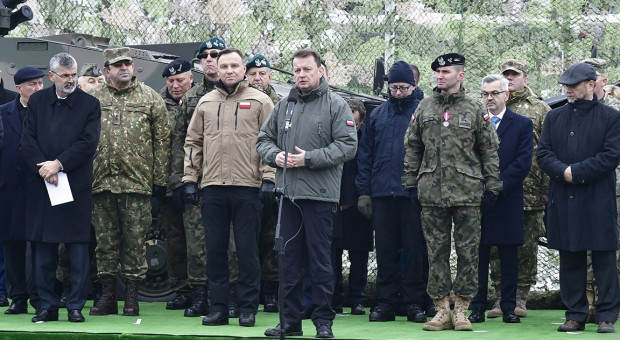 Minister Obrony Narodowej Mariusz Błaszczak (Fot. twitter.com) Błaszczak: pamiętajmy dziś o żołnierzach, policjantach i funkcjonariuszach SG chroniących nasze granice