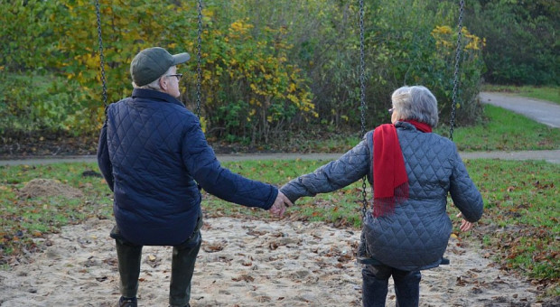 Statystyki pokazują, że w ciągu ostatnich 3 lat poprawiła się sytuacja emerytów znajdujących się w najtrudniejszym położeniu życiowym. (Fot. Pixabay) Emeryci w coraz lepszej sytuacji. Już wkrótce program "Mama 4+"