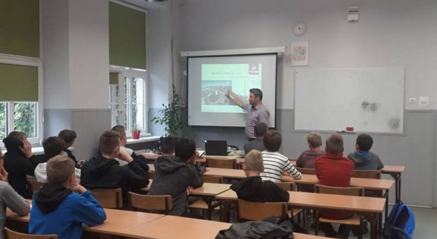 W przedsięwzięciu udział wzięło ponad 1000 uczniów z 14 szkół podstawowych i średnich z województwa śląskiego. (fot. materiały prasowe) Tauron wszedł do szkół. Ponad 1000 uczniów wzięło udział w projekcie