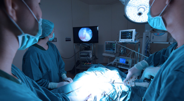 Anestezjolodzy walczyli o poprawę warunków finansowych. (fot.shutterstock.com) Szpital Morski w Gdyni odwołuje zabiegi. Brakuje anestezjologów