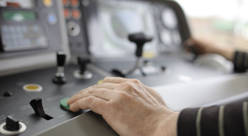 Dotychczas na symulatorach usieli się szkolić tylko maszyniści prowadzący pociagi z prędkością powyżej 120 km/h (fot. PTWP / Andrzej Wawok) Maszyniści muszą przechodzić szkolenia na symulatorach