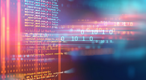 Według danych Eurostatu niedobór programistów szacowany jest w Polsce na ok. 50 tys. (fot.shutterstock.com) Rockwell Automation rekrutuje programistów. Sięga po popularne narzędzie