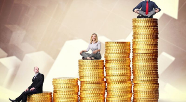 Przedsiębiorcy prowadzący jednoosobową działalność za rachunek rozliczeniowy płacą obecnie średnio 14,38 zł miesięcznie, o 14 groszy więcej niż rok temu. (Fot. Fotolia) Banki podwyższają opłaty dla MŚP