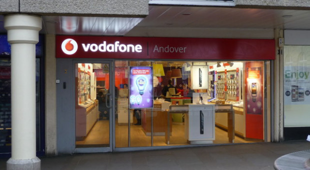 Vodafone to międzynarodowy operator telekomunikacyjny, którego zarząd znajduje się w Newbury w Wielkiej Brytanii oraz w Düsseldorfie w Niemczech (fot. ) Vodafone relokuje pracowników w Wielkiej Brytanii. Operacja na masową skalę