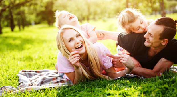 MRPiPS przypomina, że podwyżka płacy minimalnej od 2019 r. nie skutkuje weryfikacją przyznanych już świadczeń. (Fot. Shutterstock) O ile wzrośnie kryterium dochodowe w 500 plus? Decyzja w ciągu dwóch tygodni