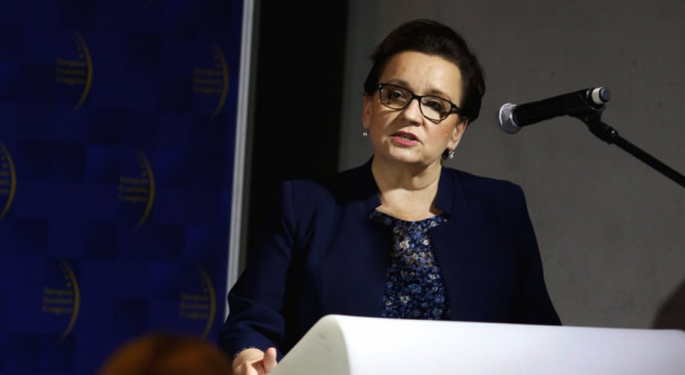 Minister edukacja Anna Zalewska przyznała, że przy obecnym wzroście gospodarczym nauczyciele mają prawo domagać się podwyżek. (fot. MEN/twitter) Strajk nauczycieli w czasie egzaminów? Zalewska: "Wierzę nauczycielom"