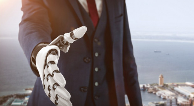Roboty już od lat są codziennością w przemyśle – zastępują ludzi w produkcji i magazynach, szybciej i skuteczniej wykonując powtarzalne prace. (Fot. Shutterstock) Roboty współpracujące przejmują coraz więcej zadań. Mogą z powodzeniem zastąpić człowieka