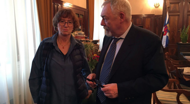 Maria Anna Potocka odebrała od prezydenta Krakowa Jacka Majchrowskiego pięcioletnią nominację na dyrektora Bunkra Sztuki (fot. krakow.pl) Maria Anna Potocka dyrektorem Bunkra Sztuki