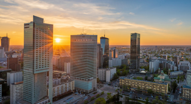 Warszawa jest najbogatszym regionem w Polsce. Ale do europejskiego lidera jej daleko. (fot.shutterstock.com) Eurostat podał najnowsze dane o poziomie życia. Polska daleko za liderem