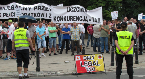 Fot. Tomasz Modzelewski/Taryfa24 Taksówkarze znów szykują protest przeciwko Uberowi