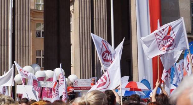ZNP to największy związek zawodowy w oświacie. (fot. Facebook/ZNP) ZNP to związek upolityczniony? Jacek Sasin nie ma wątpliwości