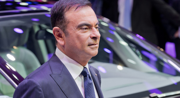 Kaucja ma wynieść 1 miliard jenów, czyli 8,9 mln dolarów. (fot.shutterstock.com) Były prezes Nissana Carlos Ghosn wyjdzie na wolność. Kaucja 1 miliard jenów