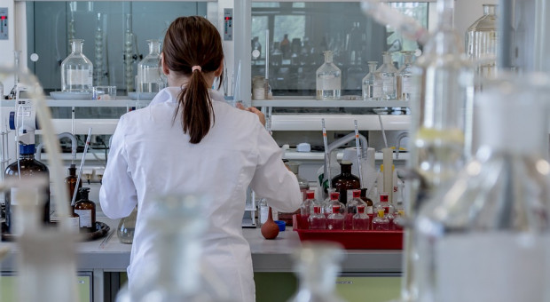 Oferta UJ i WUM jest skierowana przede wszystkim do lekarzy wszystkich specjalności, ale i do farmakologów klinicznych, farmaceutów szpitalnych i mikrobiologów. (fot.pixabay.com) Uniwersytet Jagielloński i Warszawski Uniwersytet Medyczny łączą siły