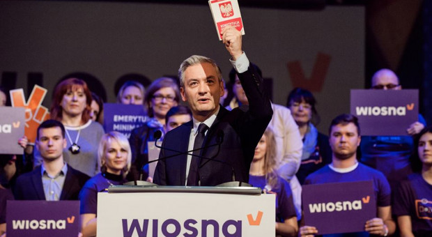 Na liście 10 postulatów "konstytucji kobiet" wiele dotyczy rynku pracy (fot. Facebook/Wiosna Biedronia) "Wiosna" z programem dla kobiet. Luka płacowa w spółkach skarbu państwa ma zniknąć