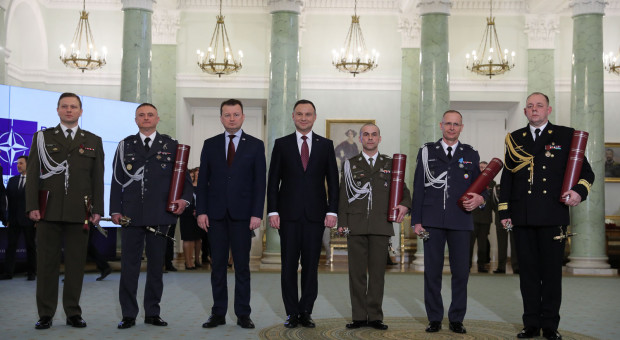 Uroczystość wręczenia nominacji odbyła się w ramach obchodów 20. rocznicy wstąpienia Polski do NATO. fot. prezydent.pl Pięciu nowych generałów. Prezydent wręczył nominacje