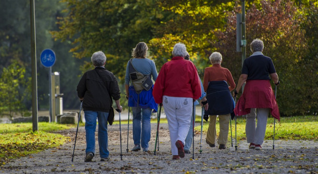 Zajęcia organizowane przez KGHM są bezpłatne. (fot.pixabay.com) KGHM zapłaci dzieciom za lekcje pływania, dorosłym zorganizuje nordic walking