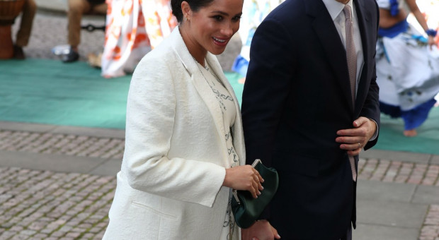 Książę Harry i Meghan Markle po raz pierwszy zostaną rodzicami w kwietniu 2019. (fot. Twitter/Kensington Palace/Konto zweryfikowane) Książę Harry na tacierzyńskim. Pomoże żonie w opiece nad noworodkiem