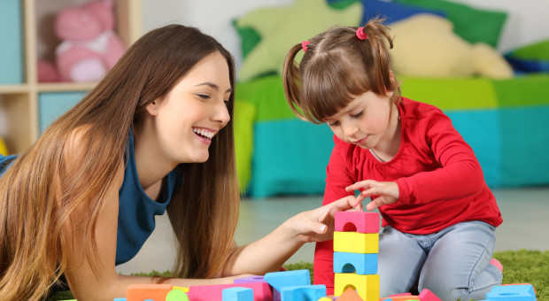 Nowoczesna jest za zachowaniem praw nabytych i utrzymaniem 500 plus na drugie i kolejne dziecko. (Fot. Shutterstock) Nowoczesna prawdopodobnie przeciw 500 plus na pierwsze dziecko