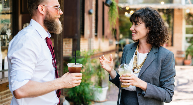 Wyzwaniem dla wielu rekruterów są tzw. kandydaci pasywni, którzy według badania Linkedin stanowią aż trzy czwarte puli kandydatów na rynku. (fot. pexels.com/domna publiczna) Niebezpieczne rekrutowanie speców od IT. Czy zabiorą i twoją posadę rekruterze?