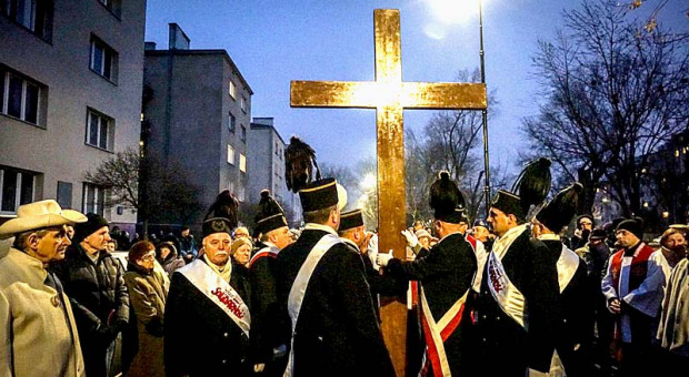 W tym roku droga krzyżowa odbędzie się pod hasłem "Współczesnych wyzwań świata pracy" (fot.solidarnosc.gda.pl) W piątek Droga Krzyżowa Ludzi Pracy