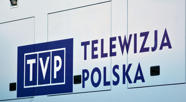 Posłanka PiS odniosła się do pomysłu zlikwidowania mediów publicznych. (fot.shutterstock.com) Likwidacja mediów publicznych. Posłanka każe pracownikom trzymać kciuki