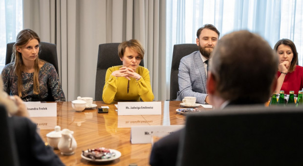 Minister Jadwiga Emilewicz (fot. twitter.com/MPiT_GOV_PL) Minister Emilewicz zaprasza Polaków na targi pracy w Londynie. Mają zachęcić do powrotu