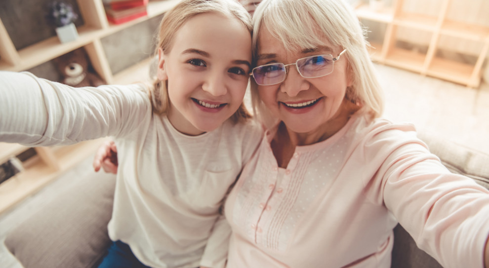 ZUS wydał już ok. 50,4 tys. decyzji z programu „Mama 4+”, co stanowi 94,7 proc. złożonych do tej pory wniosków. (fot.shutterstock.com) Mama 4 plus. Minister zachęca do składania wniosków