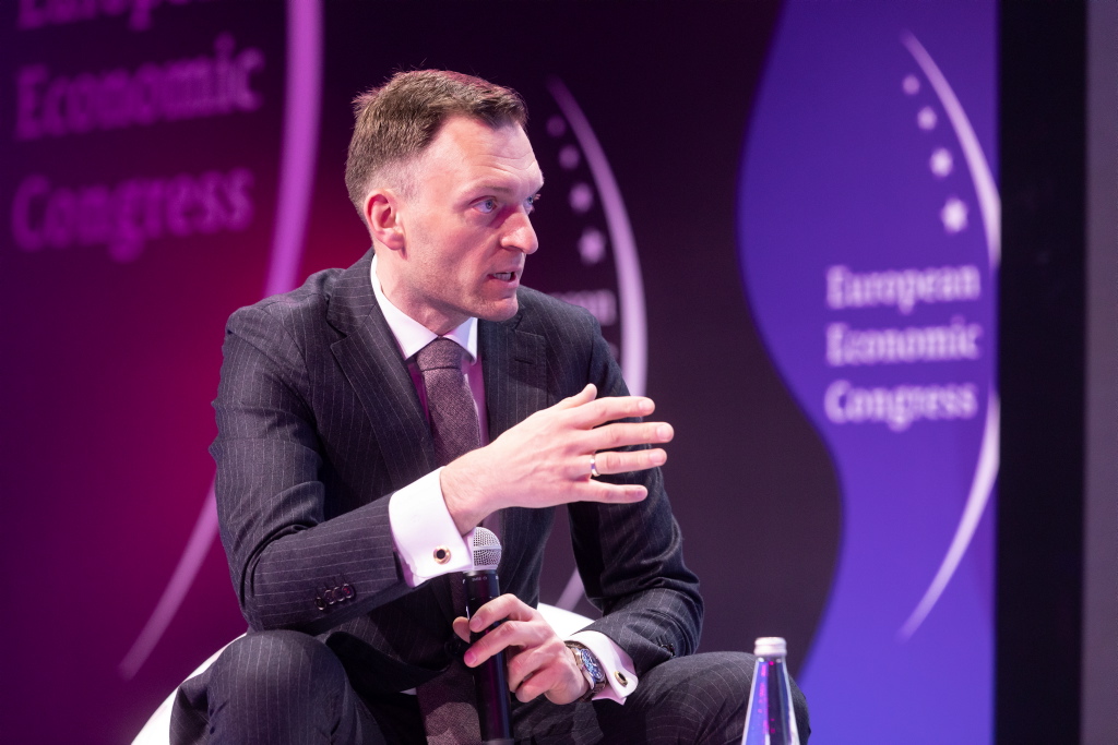Dyskusję prowadził Tomasz Machała, wiceprezes ds. wydawniczych w Wirtualnej Polsce