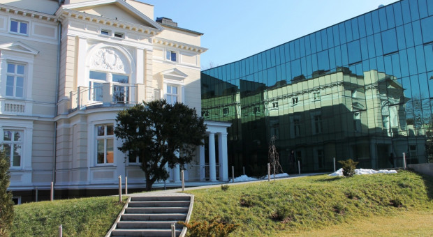 W ciągu ostatnich 4 lat z sądów odeszło 20 tys. wykwalifikowanych pracowników - informuje Solidarność. (fot. www.jelenia-gora.sr.gov.pl) Ministerstwo sprawiedliwości zapowiada projekt ustawy o pracownikach sądów i prokuratur