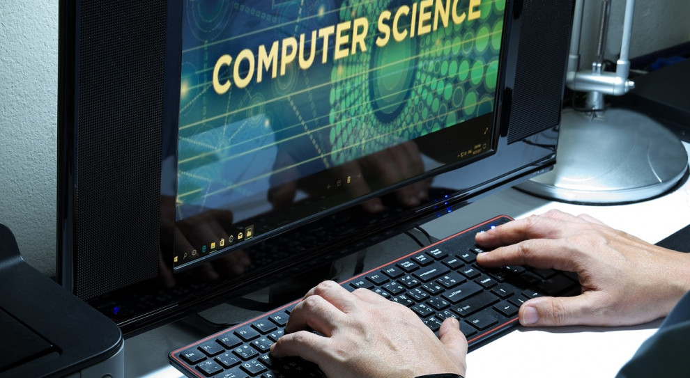 Programiści, dzięki wykorzystaniu sztucznej inteligencji, stworzyli model do przewidywania padaczki (fot. pixabay.com) Polska grupa Transition Technologies stworzyła model do przewidywania padaczki