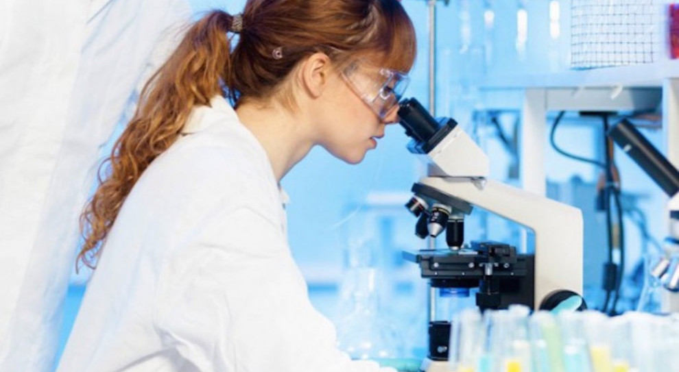 AstraZeneca zatrudnia międzynarodową kadrę, wśród której sporą część stanowią naukowcy z Polski (fot. Fotolia/zdjęcie ilustracyjne) Globalna firma farmaceutyczna postawiła na polskich naukowców