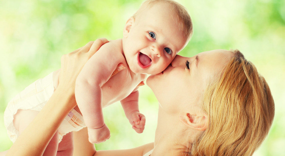 Celem programu „Mama pracuje” jest zwiększenie komfortu pracy przyszłych i obecnych mam zatrudnionych w spółkach grupy Tauron. (fot. materiały prasowe) „Mama pracuje” w Tauronie i ma swój specjalny program
