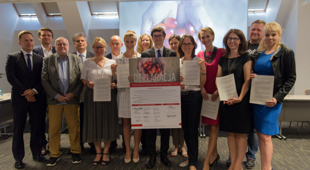 Głównym celem, powołanej Koalicji jest osiągnięcie poziomu 100 proc. zrównoważonego oleju palmowego wykorzystywanego w kraju najpóźniej do 2023 roku. Fot. mat. pras. Znane firmy spożywcze, kosmetyczne, chemiczne łączą siły w walce o środowisko