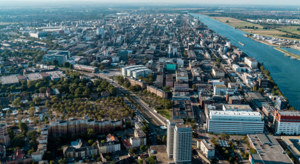 Koncern chemiczny BASF poinformował, że do końca 2021 roku zlikwiduje w swych zakładach na całym świecie łącznie 6 tys. miejsc pracy (fot. mat. pras.) BASF mocno ogranicza zatrudnienie. Pracę straci nawet 6000 osób