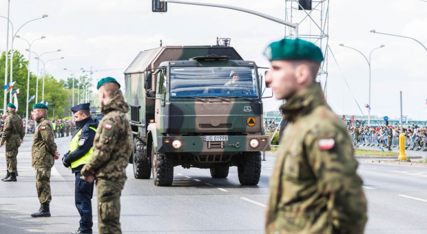 W latach 2016-2018 z różnych form doradztwa zawodowego w ramach rekonwersji skorzystało 29 tys. osób. (fot.shutterstock.com) MON chwali system aktywizacji zawodowej żołnierzy odchodzących ze służby