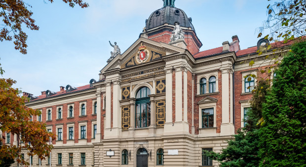 Gmach Krakowskiej Szkoły Biznesu UEK-u. (Fot. mat. pras.) Ruszają studia MBA dla samorządowców. Będą mogli zasiadać w ważnych radach nadzorczych