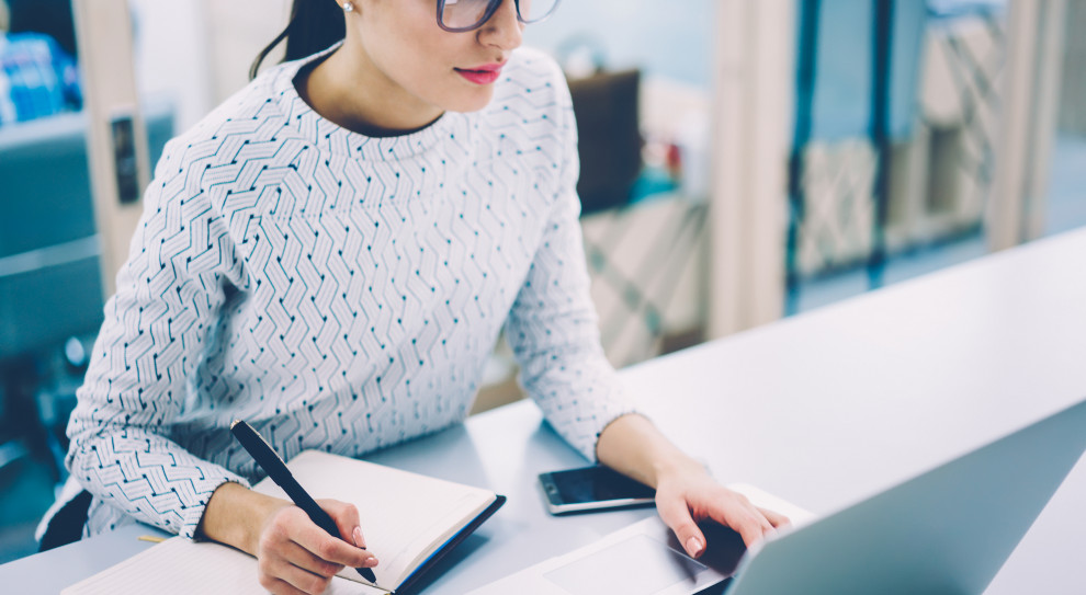 75 proc. kobiet deklaruje, że lubi to, czym się zajmuje (fot. Shutterstock) Kobiety chcą zarabiać więcej. Jest jednak coś, co je blokuje
