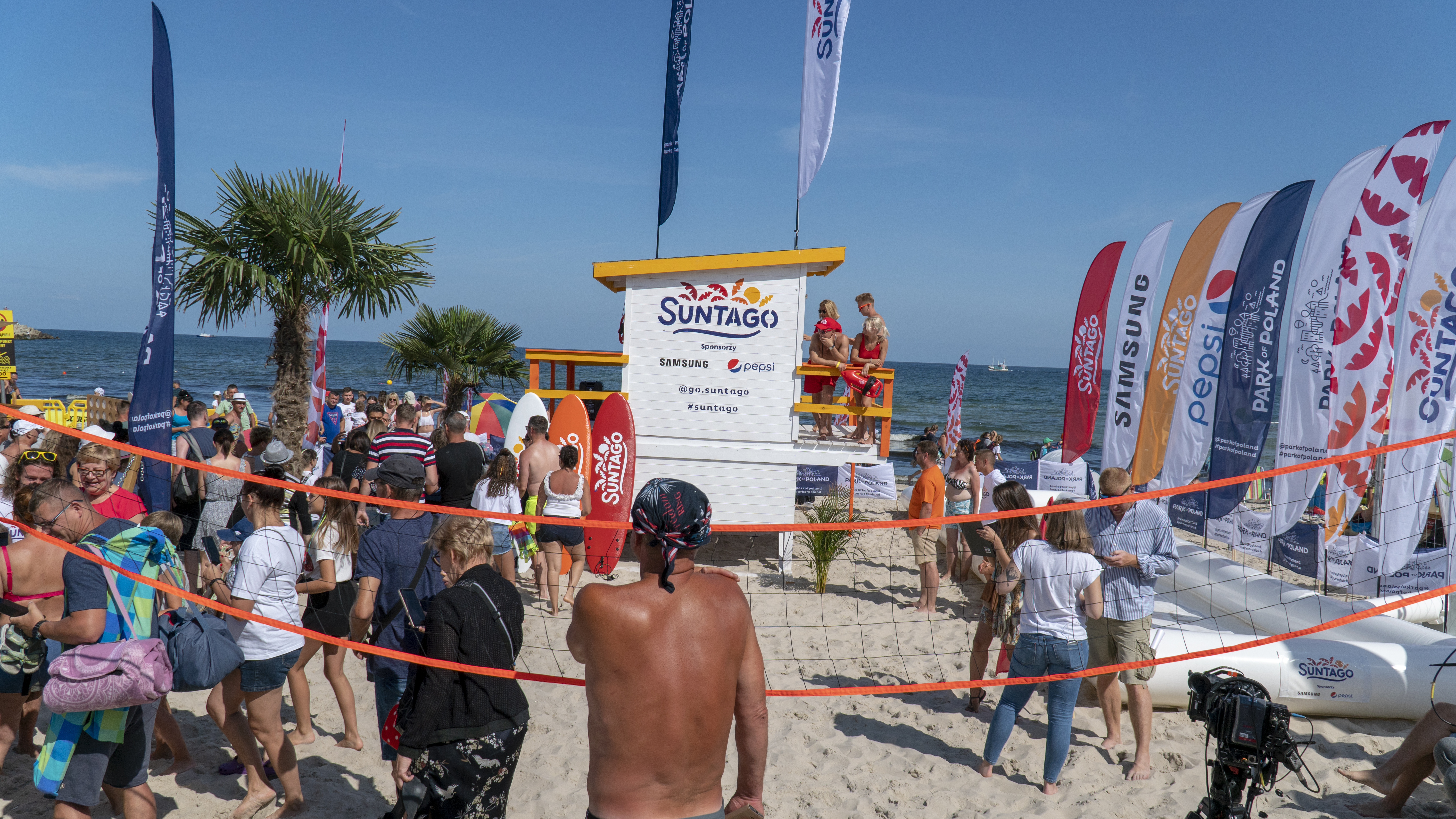 Strefa Suntago z boiskiem do siatkówki plażowej. (fot. Suntago/materiały prasowe)