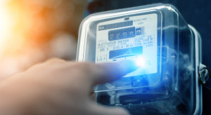 Pracownicy przyznają, że powoli tracą siłę. (fot.shutterstock.com) Nadgodziny, praca do późna czy w weekendy. Pracownicy firm energetycznych dostają w kość