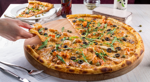 Zwolniony pracownik pizzerii włamał sie do restauracji (Fot. Shutterstock) Zemścił się za zwolnienie z pracy. Teraz grozi mu 10 lat więzienia