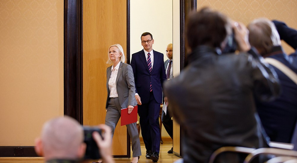 Minister pracy i rodziny Bożena Borys-Szopa w czasie jednego z briefingów prasowych w lipcu 2019 r. (fot. KPRM/domena publiczna) Rodzina 500 plus: Wypłacono już 1,6 mln świadczeń